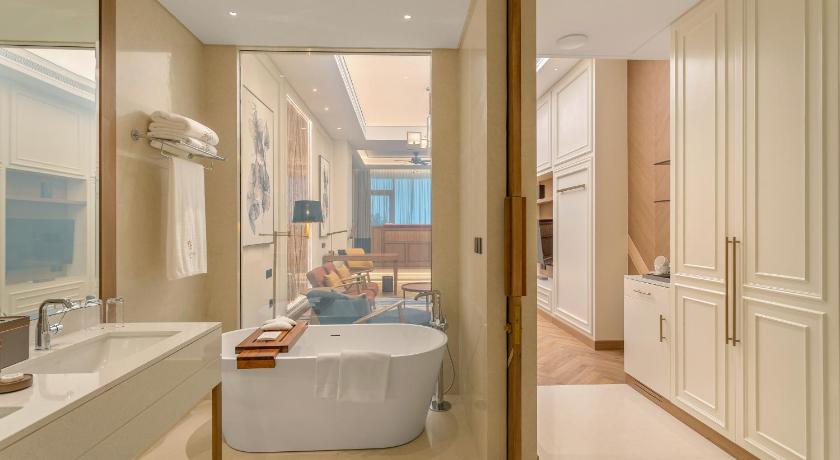 Image of Executive Suite Sea View 3