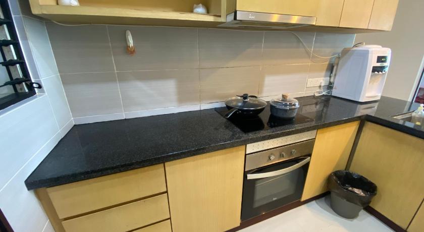 쿠칭 Imperial Suites @ Boulevard Mall 5성급 게스트하우스 수영장