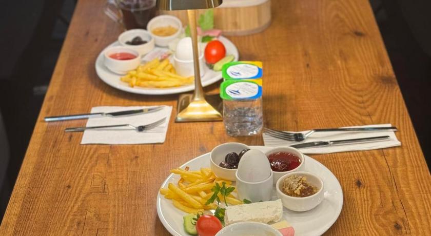 The Great Airport Hotel - image 8