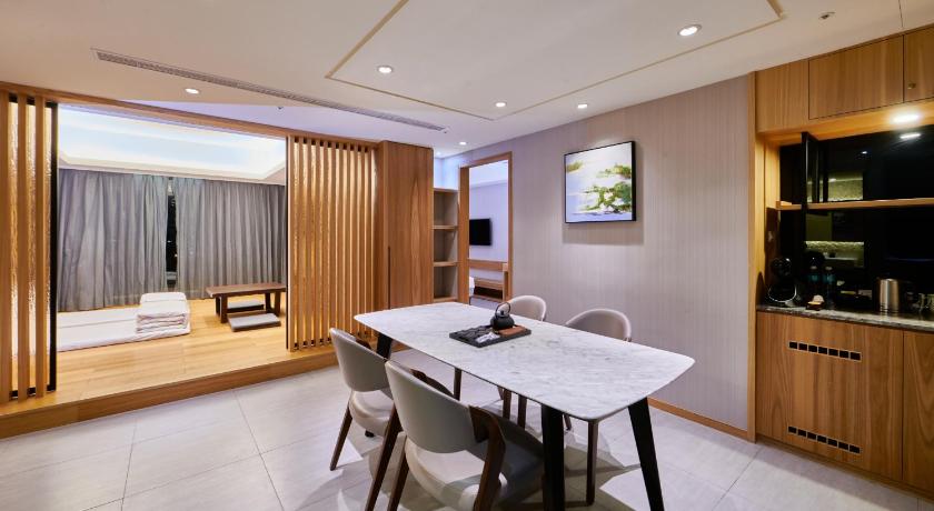 Image of Japanese Western Style Room for 5 People 5