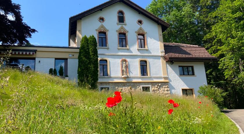 Photo of Maison d hotes villa les pervenches - Agoda Discount Booking