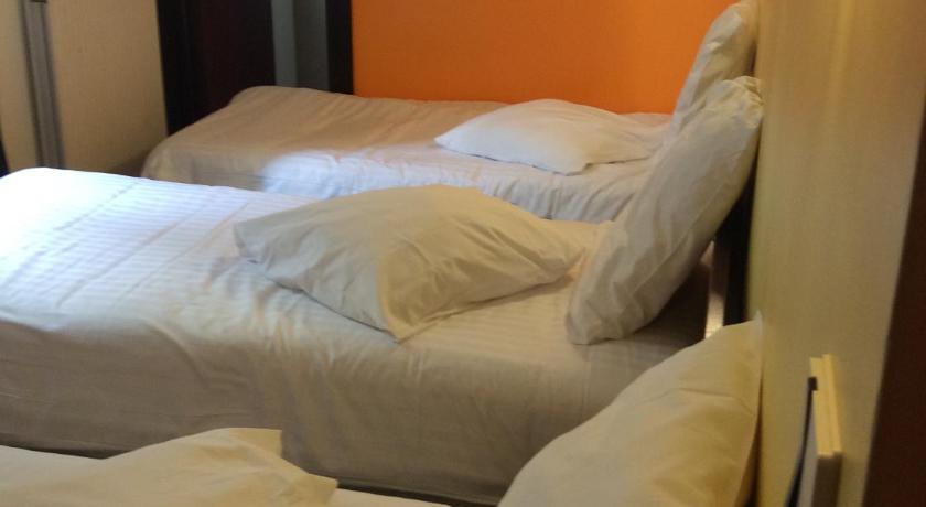 Image of Triple Room 1