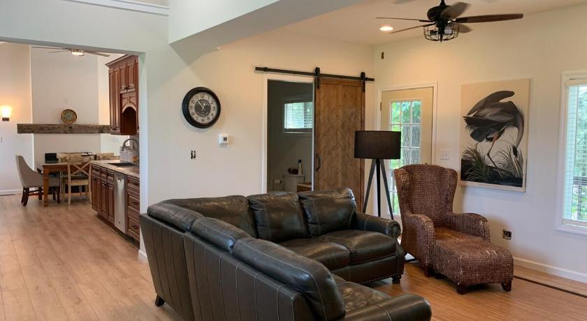 モンティチェロ Lazy Lake Life Awaits! 4つ星 シングルルーム スイート