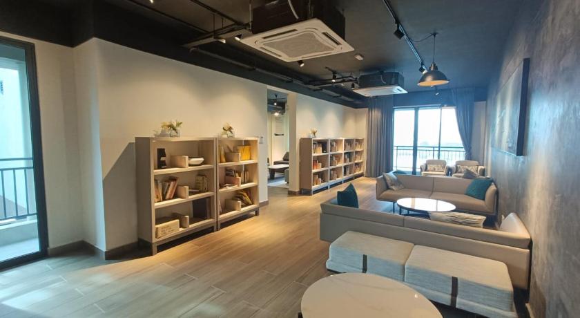 OFFER 30% Off Monthly ll 1BR Cozy Suity l - image 7
