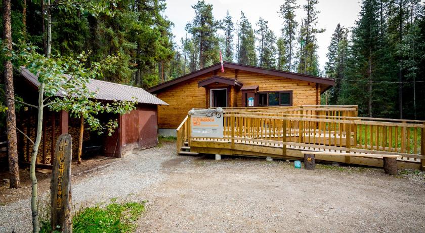 HI Athabasca Falls - Hostel — Hotel in Jasper (AB)