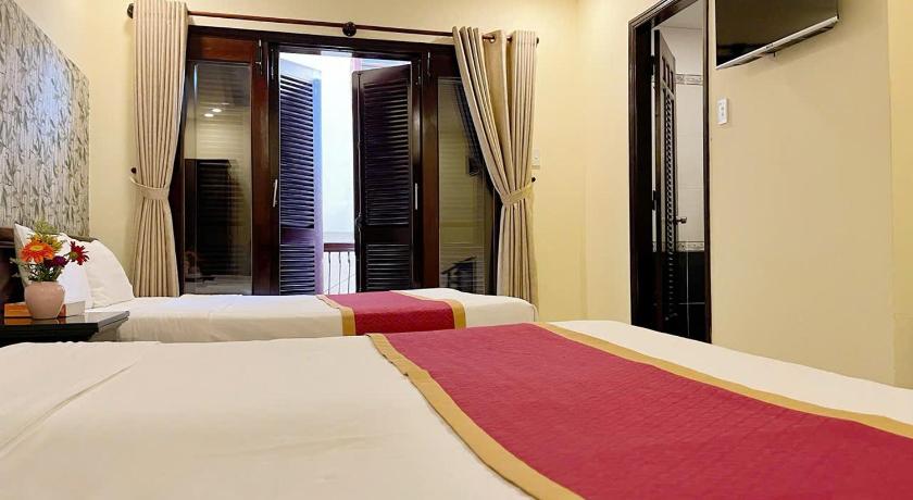 Image of Deluxe Family Room 12