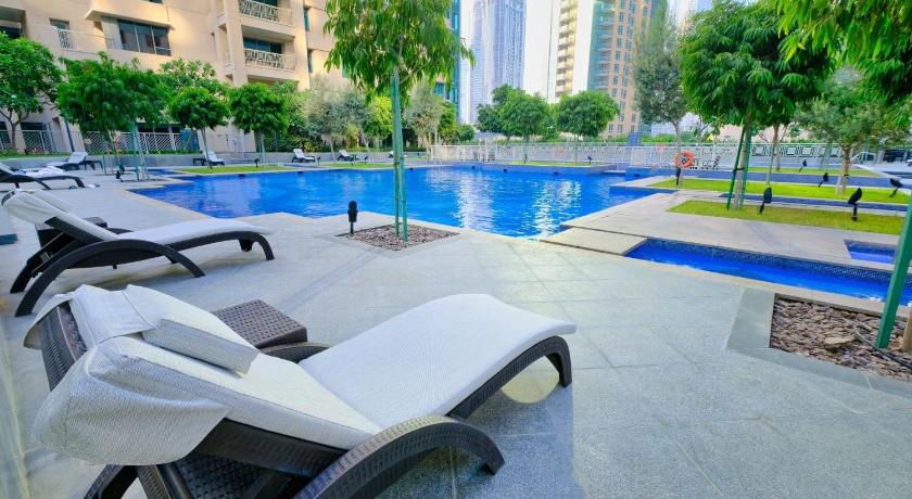Amazing 2Br Apt with Burj Khalifa & Fountains View - main image