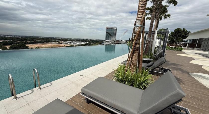 Sunsuria Forum Residential Suite - image 11