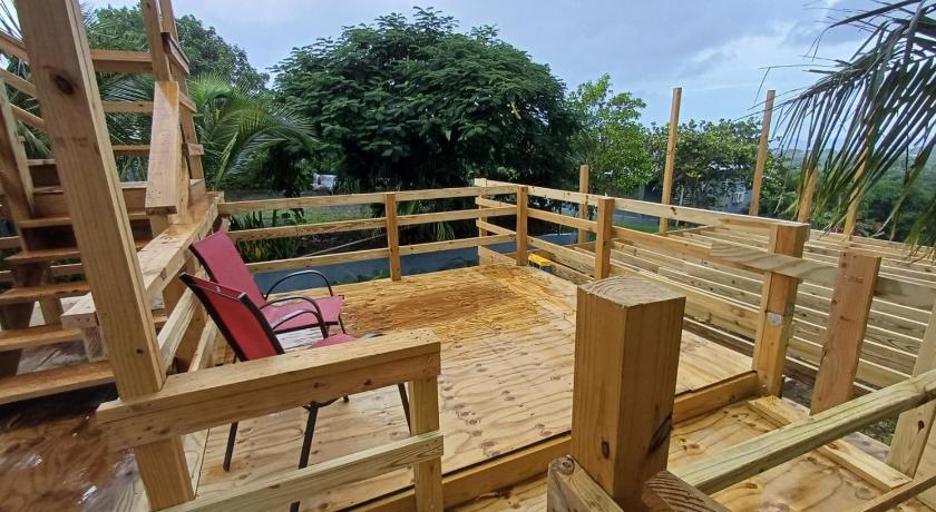 别克斯 Rooster Run Camping is a - rooftop & elevated camping experience! Incredible views of The Rain Forre 3星级 民宿 外观