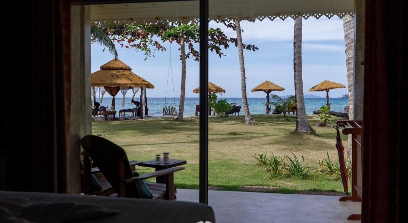 Image of Beachfront Villa with Sea View 12