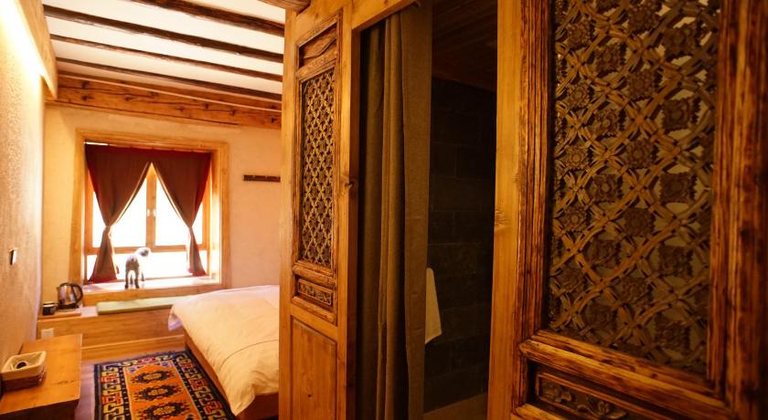 Courtyard Shangri-la 藏舍小院 photo