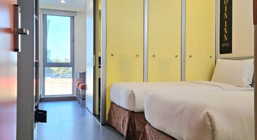 Image of Twin Bed (with window) 0