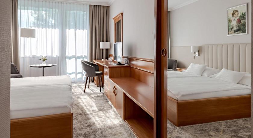 Image of Comfort Twin Room With Balcony 1