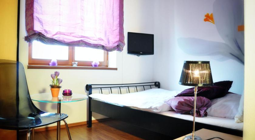 Image of Small Double Room 12