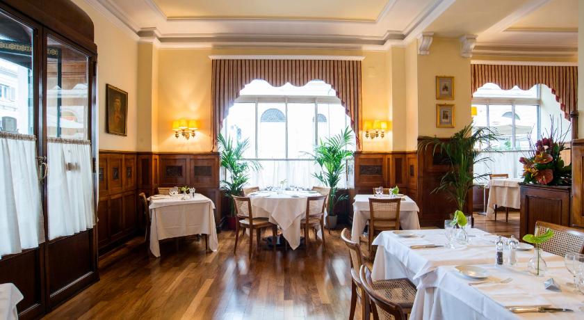 ローマ Bettoja Atlantico Hotel 4つ星 ホテル レストラン