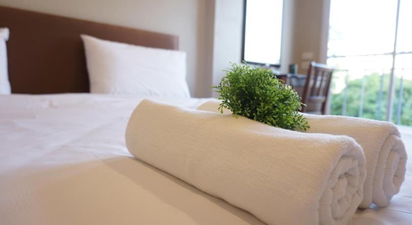 Image of Deluxe Room 8