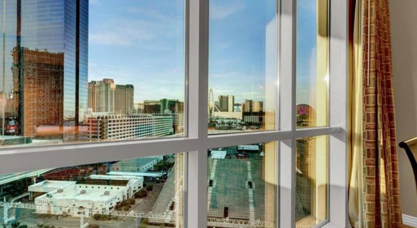 ラスベガス Ultimate Vegas Trip with Sphere View, Pool and Gym 4つ星 宿泊施設 プール
