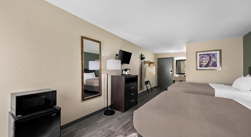 Image of Superior Queen Room with Two Queen Beds - Non-Smoking 3