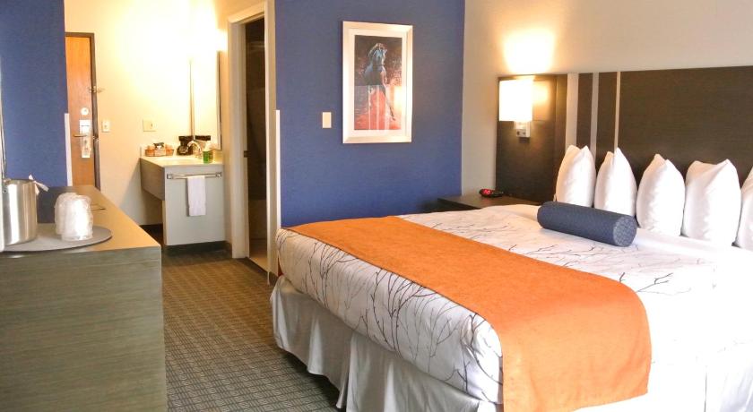 GuestHouse Inn and Suites Lexington