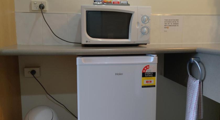 Image of Studio with limited cooking facilities 6