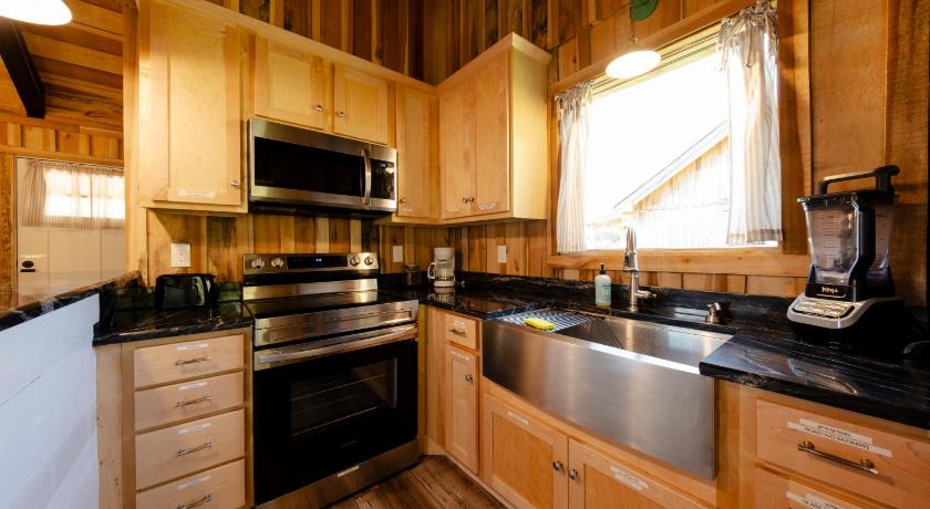맥민빌 (TN) Waterfall Getaway Tiny Cabin Near Rock Island Cabin 1 4성급 숙소 수영장