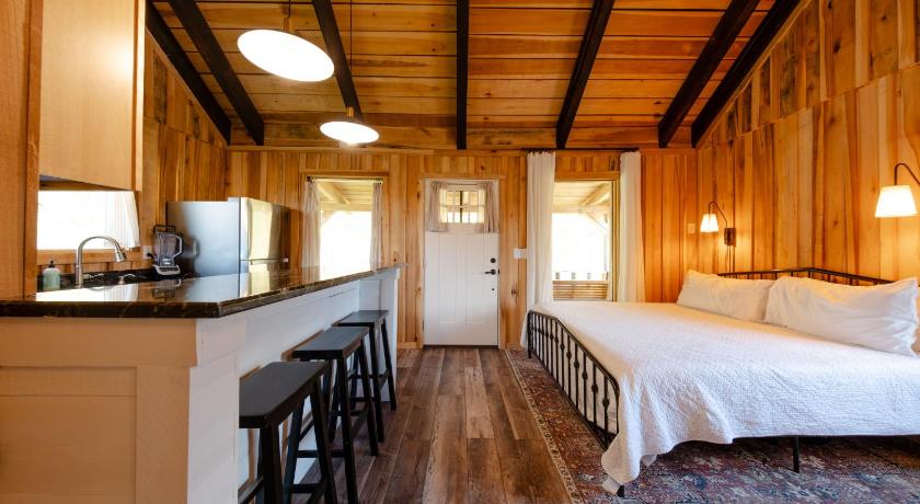 맥민빌 (TN) Waterfall Getaway Tiny Cabin Near Rock Island Cabin 1 4성급 숙소 스위트룸