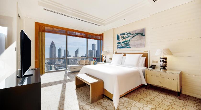 Image of Premier Suite with King Bed 5