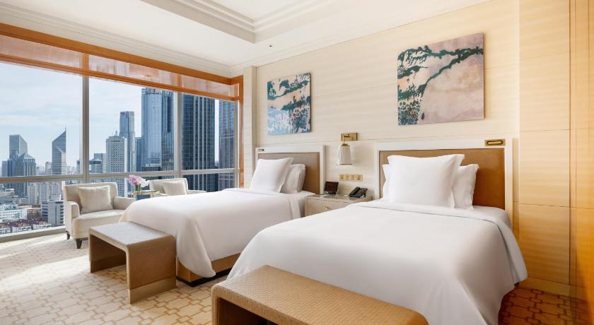 Image of Premier Suite Two Twin beds 4