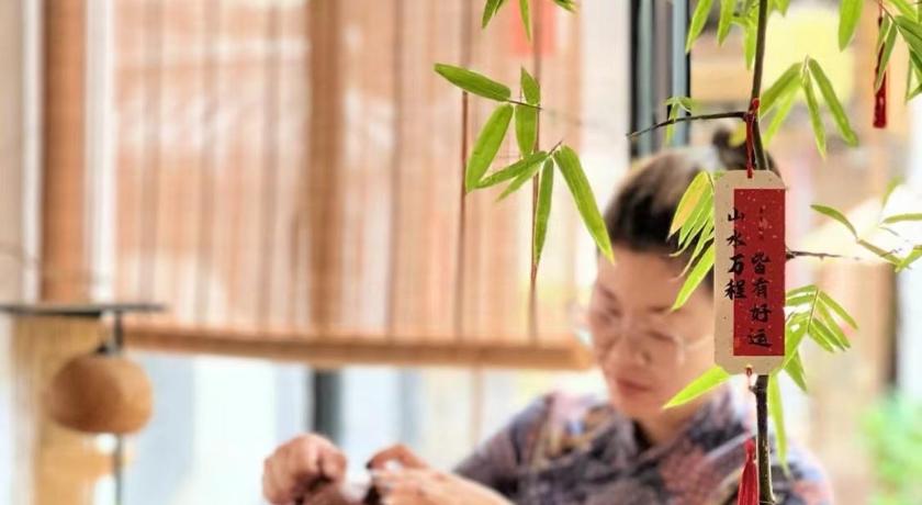 위시 Fuxian Lake Qishe B&B 게스트하우스 외관