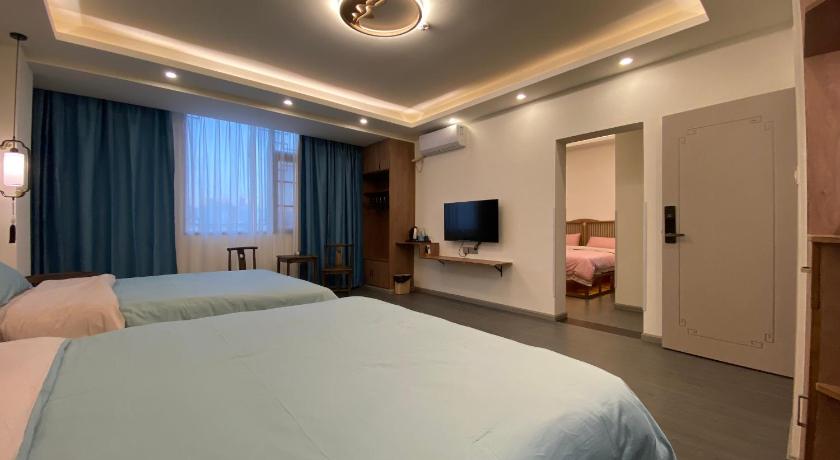 위시 Fuxian Lake Qishe B&B 게스트하우스 로비