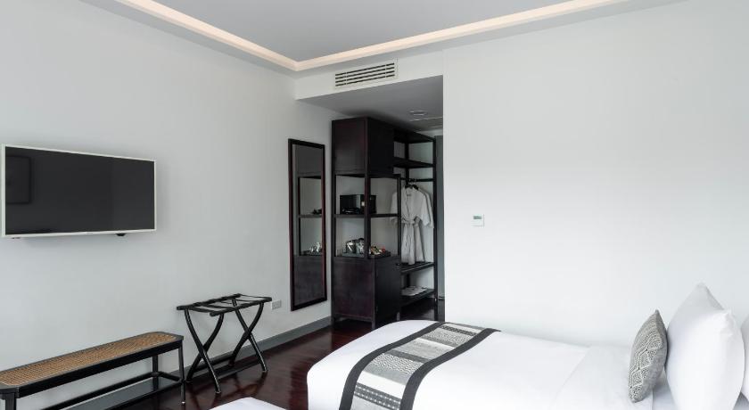 Image of Deluxe Pool View Twin 6