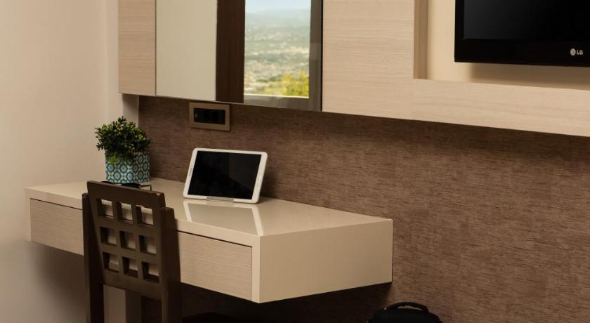 Image of ALL in 1- Room+Car+ Airport transfer 7