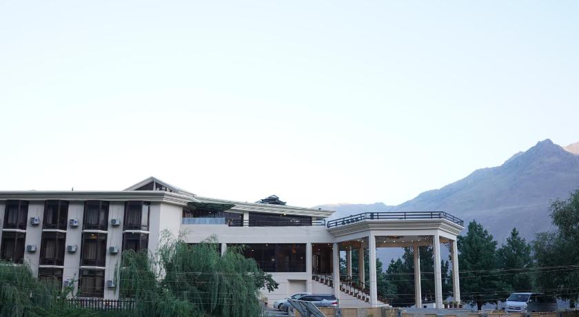 Hunza Darbar Hotel - image 2