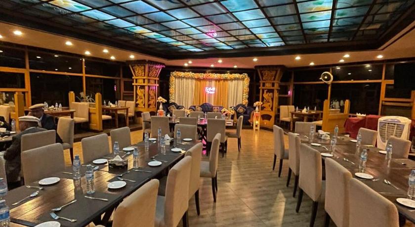 Hunza Darbar Hotel - image 11