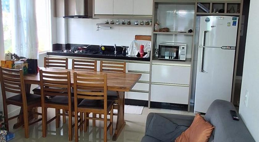Suite 50 metros da praia, 10 km Beto Carrero e BC, local compartilhado