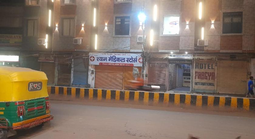 Hotel Pragya International – Varanasi, VA