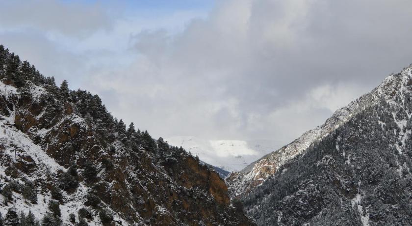 Image of Twin Room with Mountain View 9