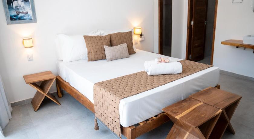 Image of Deluxe Suite with Sea View 3