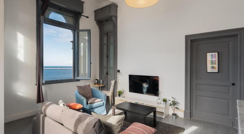 grey l studio apartments Corniche Alexandria Little Venice - image 9