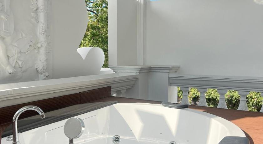 バンコク V20 Boutique Jacuzzi Hotel 4つ星 ホテル 外観