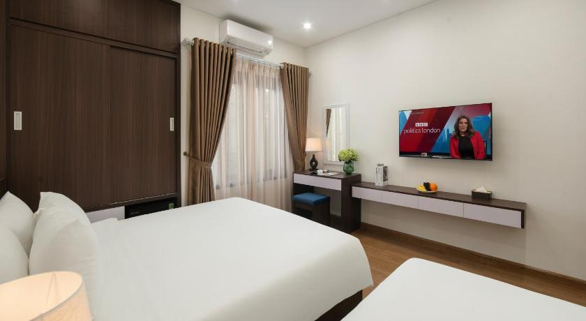 QUEEN CAFE HOTEL – Hanoi, NY