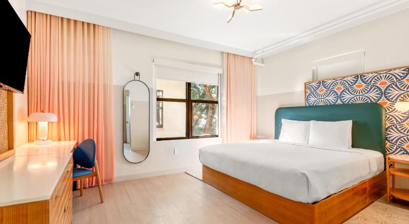 Miami Beach South Beach Plaza Hotel 3-Star Accommodation suite