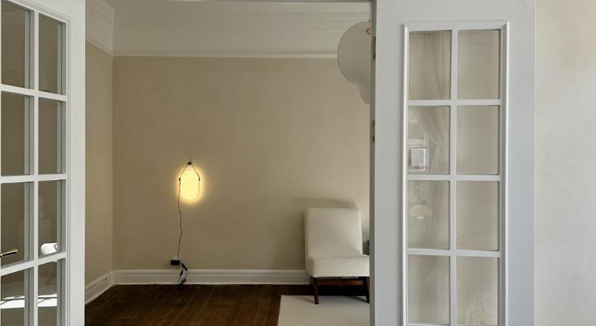 Shanghai Hills& Art Suite 15 - image 15