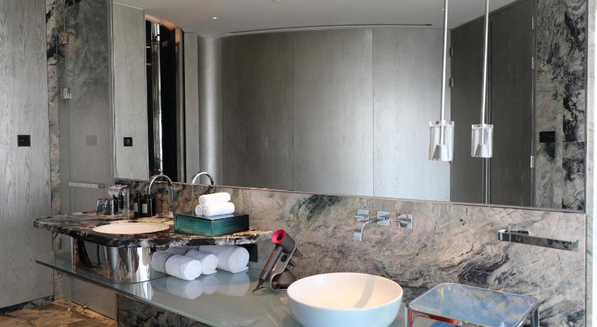 Image of Mega Suite, 1 Bedroom Larger Suite, 1 King, Lake view, Corner room, Balcony 7