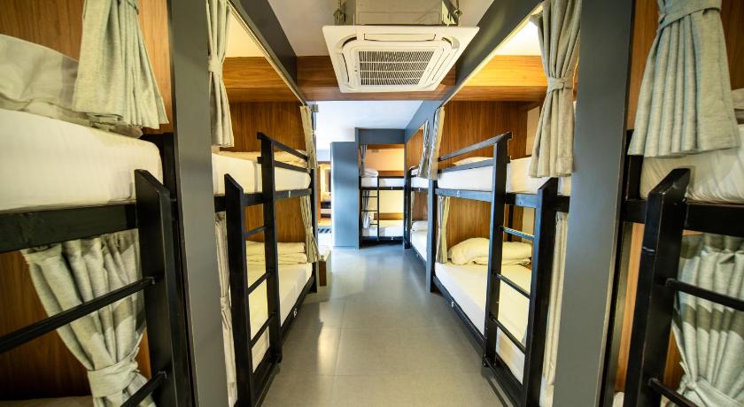 Image of 12-Bed Mixed Dormitory Room 4