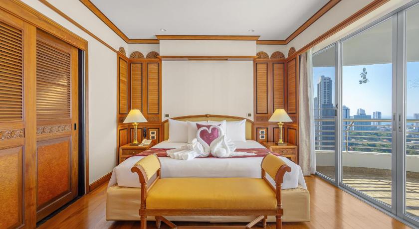 Image of Regency Suite Thai Elegance (2 Bedrooms) 0