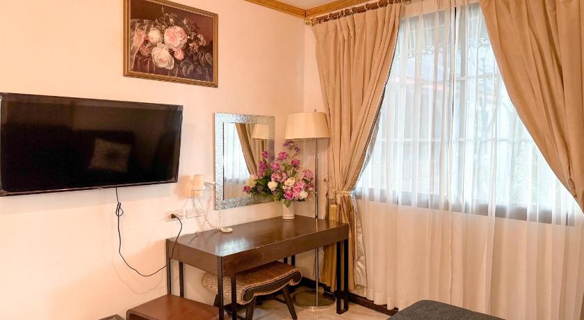Image of Deluxe King Suite 1