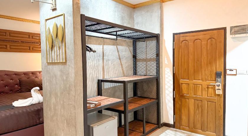 Image of Deluxe King Suite 4