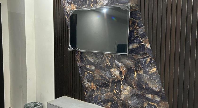 Blue Rock Hotel - image 6