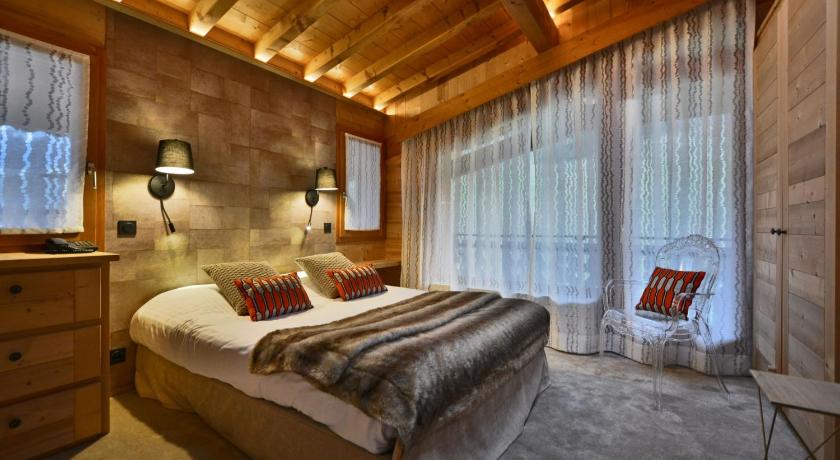 Image of Comfort Double Room with Mountain View 2